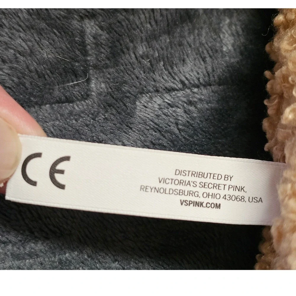 PINK‎ Victoria's Secret 2024 Holiday Mini Dog with Scarf